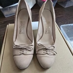 Salvatore Ferragamo Women's Tan Leather Pumps